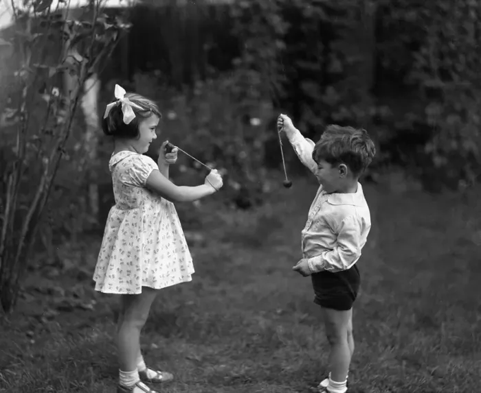 Framed Print : Alfieri. Children playing conkers. 8th October 1933 Framed Print : Alfieri. Children playing conkers. 8th October 1933