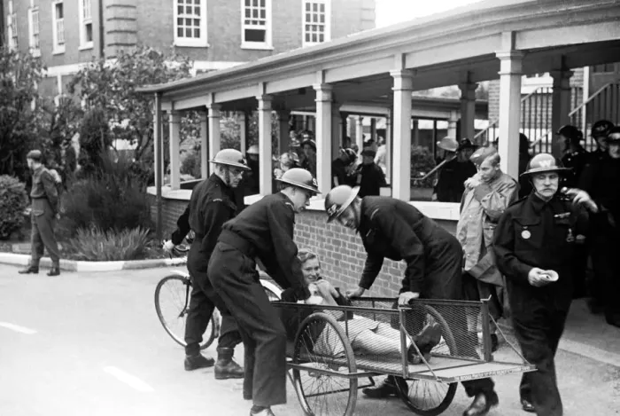 Framed Print : Alfieri. Civil Defence Wardens carry out Invasion Exercises, Kingston, London Framed Print : Alfieri. Civil Defence Wardens carry out Invasion Exercises, Kingston, London