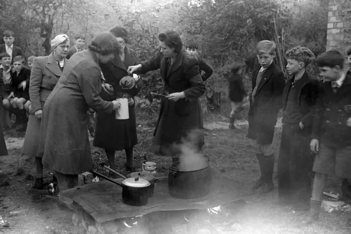 Framed Print : Alfieri. Tea being brewed up during Invasion Exercises, Kingston, London Framed Print : Alfieri. Tea being brewed up during Invasion Exercises, Kingston, London