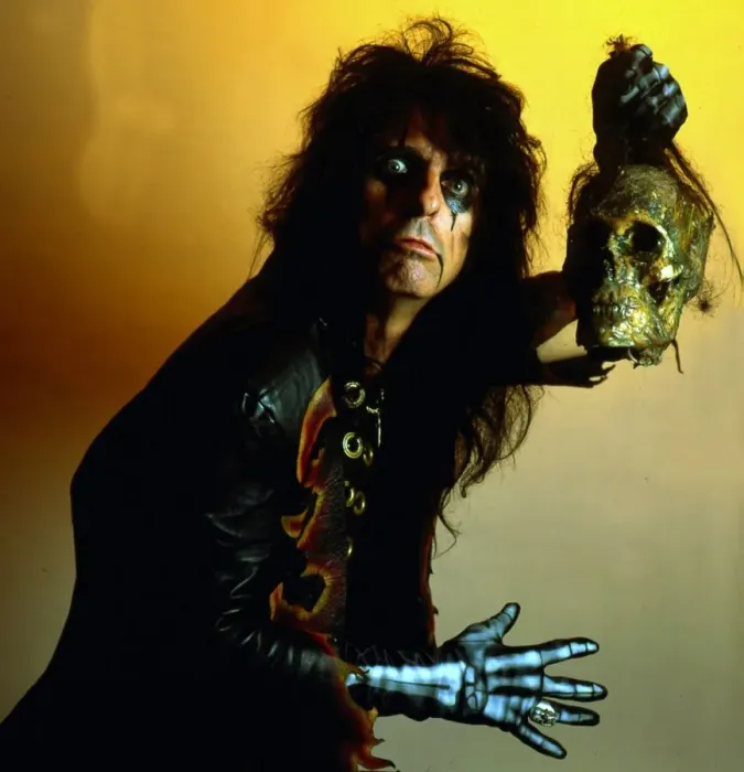 Framed Print : Alice Cooper holding skull head September 1987 Framed Print : Alice Cooper holding skull head September 1987