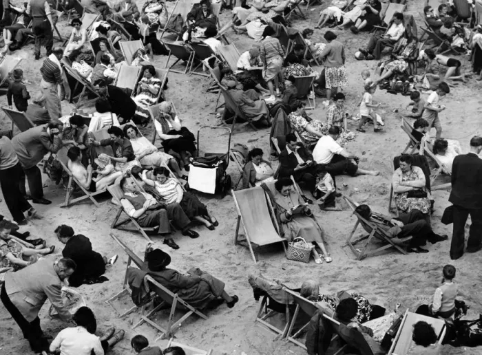 Framed Print : All-day sunshine brought out the biggest mid-week crowds for several years to Whitley Bay Framed Print : All-day sunshine brought out the biggest mid-week crowds for several years to Whitley Bay