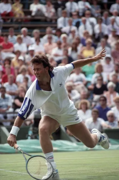 Framed Print : All England Lawn Tennis Chamionships at Wimbledon Mens Singles Second Round
