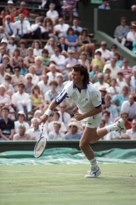 Framed Print : All England Lawn Tennis Chamionships at Wimbledon Mens Singles Second Round Framed Print : All England Lawn Tennis Chamionships at Wimbledon Mens Singles Second Round