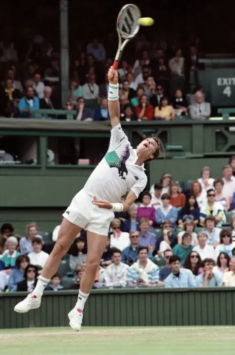 Framed Print : All England Lawn Tennis Championships at Wimbledon. Mens Singles Third Round match