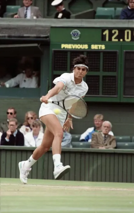 Framed Print : All England Lawn Tennis Championships at Wimbledon. Ladies Singles Fourth Round
