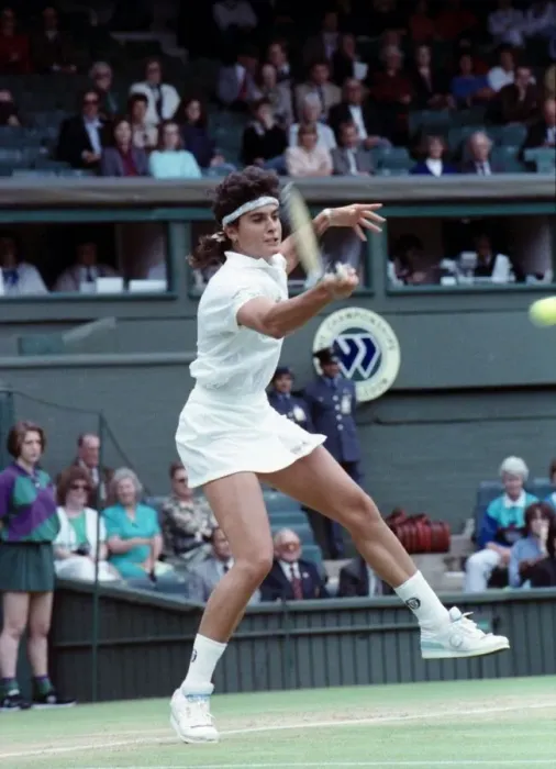 Framed Print : All England Lawn Tennis Championships at Wimbledon. Ladies Singles Fourth Round