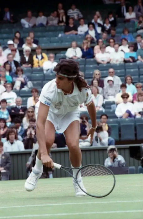 Framed Print : All England Lawn Tennis Championships at Wimbledon. Ladies Singles Fourth Round
