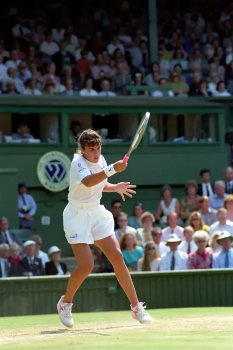 Framed Print : All England Lawn Tennis Championships at Wimbledon. Ladies Singles Semi Final match