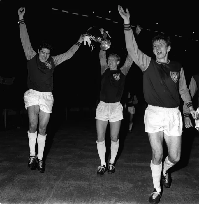 Framed Print : Allan Sealey, Martin Peters and Bobby Moore celebrate their win over Munich 1860 in Framed Print : Allan Sealey, Martin Peters and Bobby Moore celebrate their win over Munich 1860 in