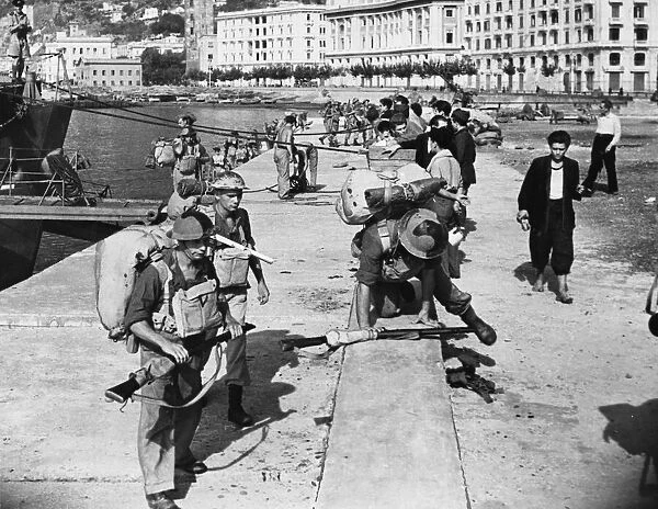 Allied troops land in the docks at Salerno. 24th September 1943