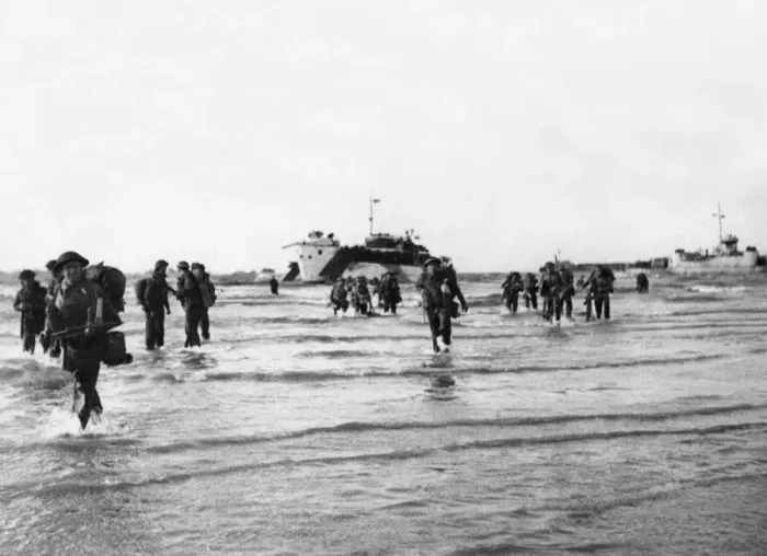 Framed Print : Allied troops proceed inland into Northern France on the mission to liberate France