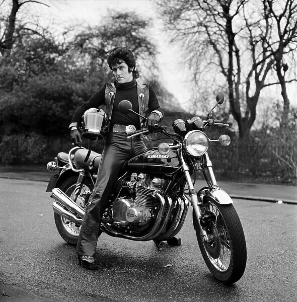 Alvin Stardust on a motorbike. January 1976 75-00022A-005