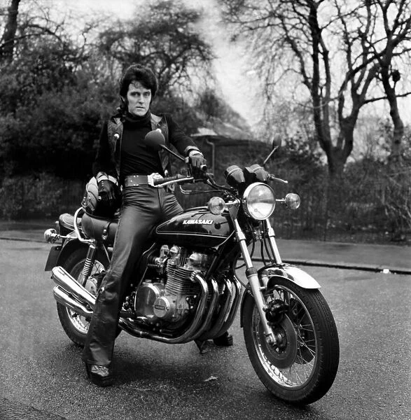 Alvin Stardust on a motorbike. January 1976 75-00022A-003