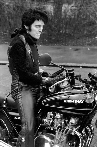 Alvin Stardust on a motorbike. January 1976 75-00022A-014