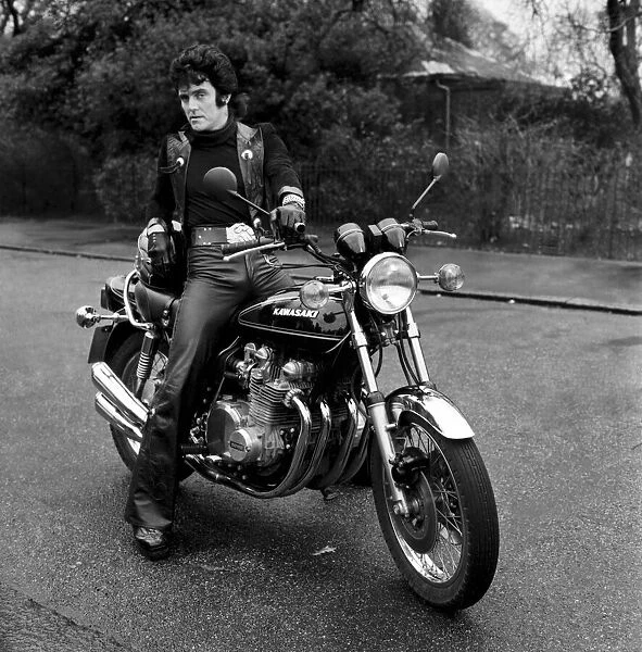 Alvin Stardust on a motorbike. January 1976 75-00022A-004