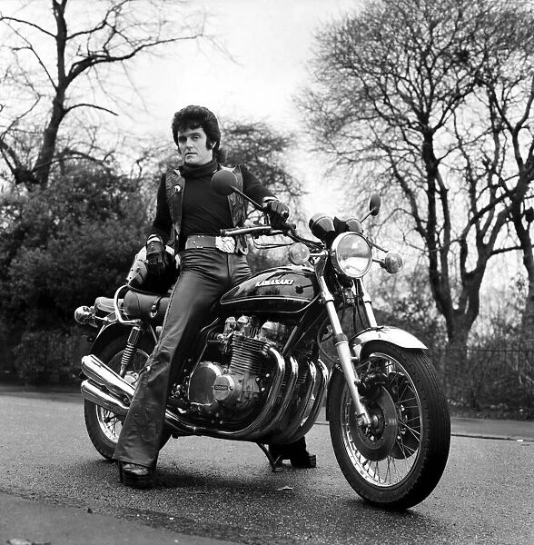 Alvin Stardust on a motorbike. January 1976 75-00022A-006
