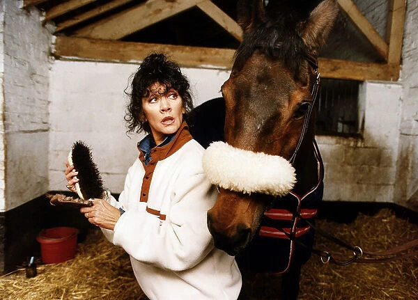 Amanda Barrie Actress from 'Coronation Street'with famous racehorse Red Rum