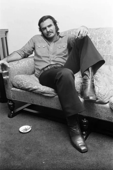 Framed Print : American actor Burt Reynolds at the Dorchester Hotel London. 6th July 1973 Framed Print : American actor Burt Reynolds at the Dorchester Hotel London. 6th July 1973