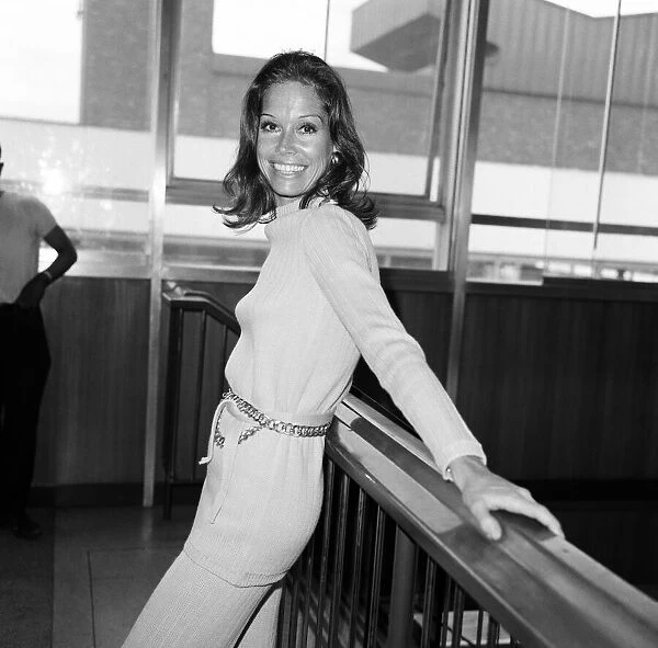 American Actress Mary Tyler Moore, at London Airport, on her way home to Los Angeles