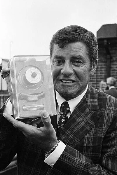 American comedian Jerry Lewis, in London for cabaret season