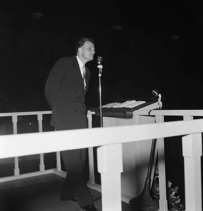 Framed Print : American evangelist Billy Graham speaks to the crowd at the Harringay Arena in North Framed Print : American evangelist Billy Graham speaks to the crowd at the Harringay Arena in North
