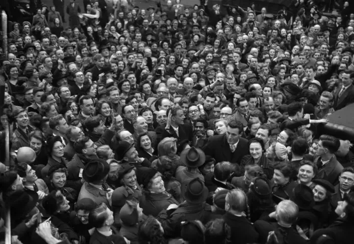 Framed Print : American evangelist Billy Graham is welcomed by huge enthusiastic crowds at Waterlooo Framed Print : American evangelist Billy Graham is welcomed by huge enthusiastic crowds at Waterlooo