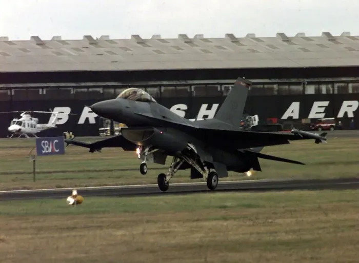 Framed Print : American F16 Fighter lands at the Farnborough Airshow 1998 Framed Print : American F16 Fighter lands at the Farnborough Airshow 1998