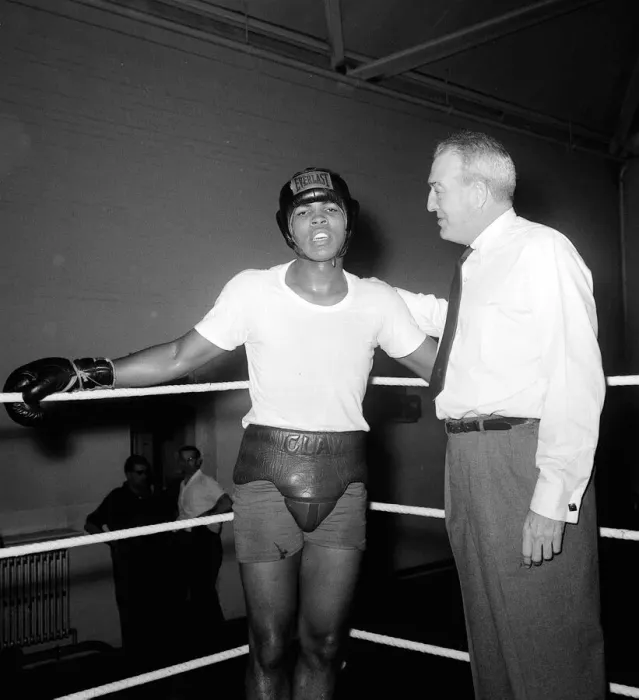 Framed Print : American heavyweight boxer Cassius Clay training ahead of his non-title heavyweight