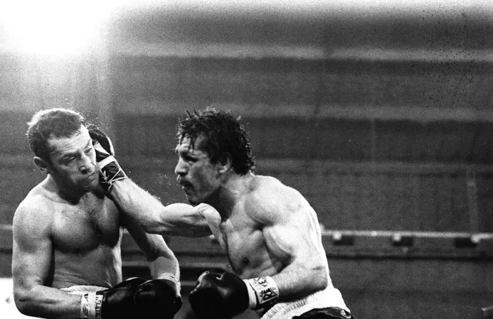 Framed Print : American middleweight boxer Vito Antuofermo in action during the defence of his WBA Framed Print : American middleweight boxer Vito Antuofermo in action during the defence of his WBA