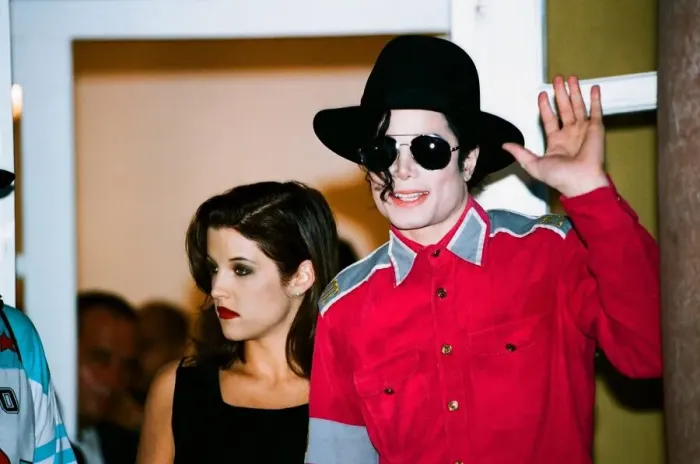 Framed Print : American pop singer Michael jackson with his new bride Lisa-Marie Presley during a visit