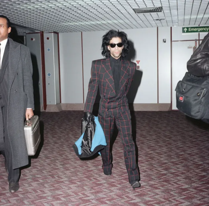 Framed Print : American pop star Prince arrives at Heathrow Airport in London. 19th January 1989 Framed Print : American pop star Prince arrives at Heathrow Airport in London. 19th January 1989