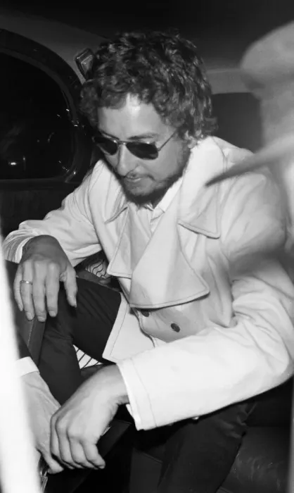 Framed Print : American singer Bob Dylan arrives at Londons Heathrow Airport ahead of his Framed Print : American singer Bob Dylan arrives at Londons Heathrow Airport ahead of his