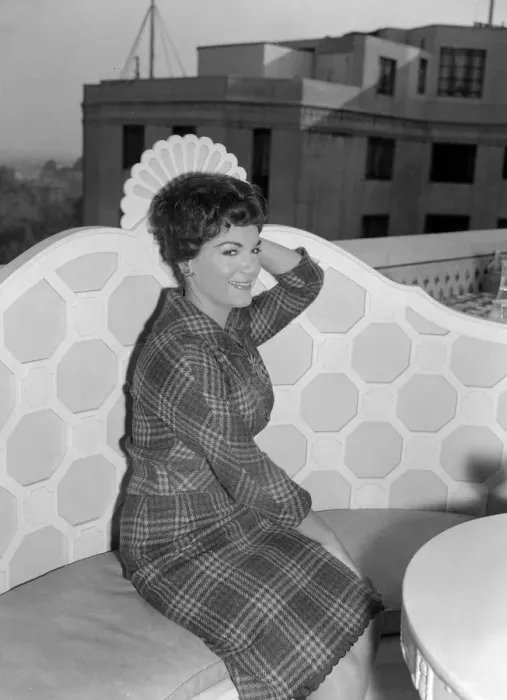 Framed Print : American singer Connie Francis pictured at her hotel shorlty after her arrival in the UK Framed Print : American singer Connie Francis pictured at her hotel shorlty after her arrival in the UK