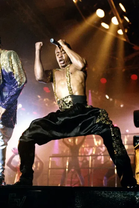 Framed Print : American singer MC Hammer performs in concert at the Whitley Bay Ice Rink, Tyne and Wear Framed Print : American singer MC Hammer performs in concert at the Whitley Bay Ice Rink, Tyne and Wear