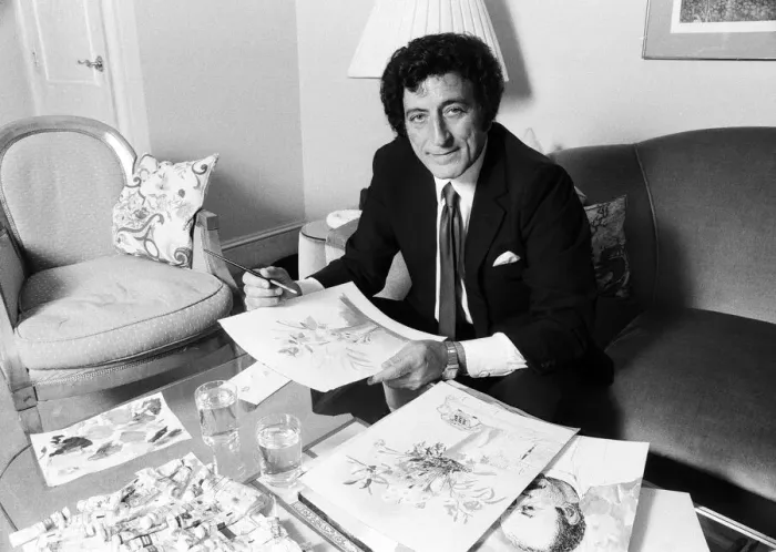 Framed Print : American singer Tony Bennett, in England for a concert tour, at his London hotel
