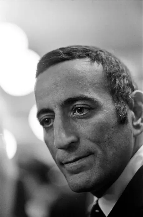 Framed Print : American singer Tony Bennett at the Hilton Hotel. 10th March 1968 Framed Print : American singer Tony Bennett at the Hilton Hotel. 10th March 1968