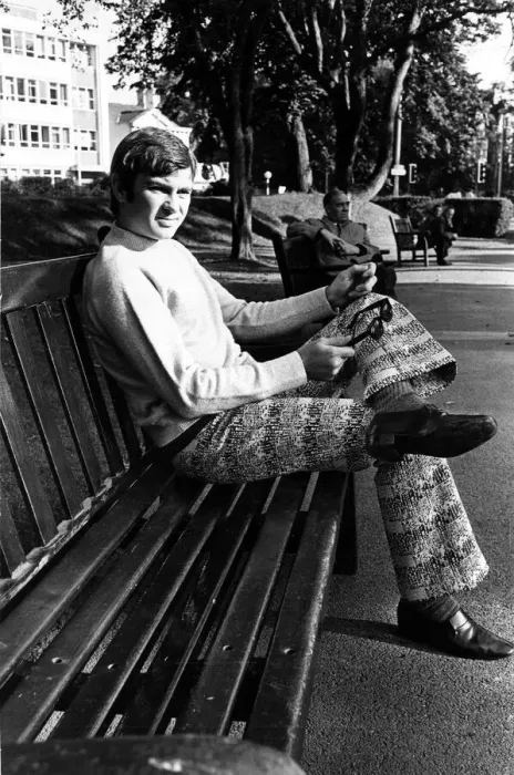 Framed Print : American singing star Gene Pitney pictured in Cathays Park, Cardiff