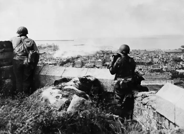 Framed Print : American troops on a hill overlooking the city and harbour in Cherbourg Framed Print : American troops on a hill overlooking the city and harbour in Cherbourg
