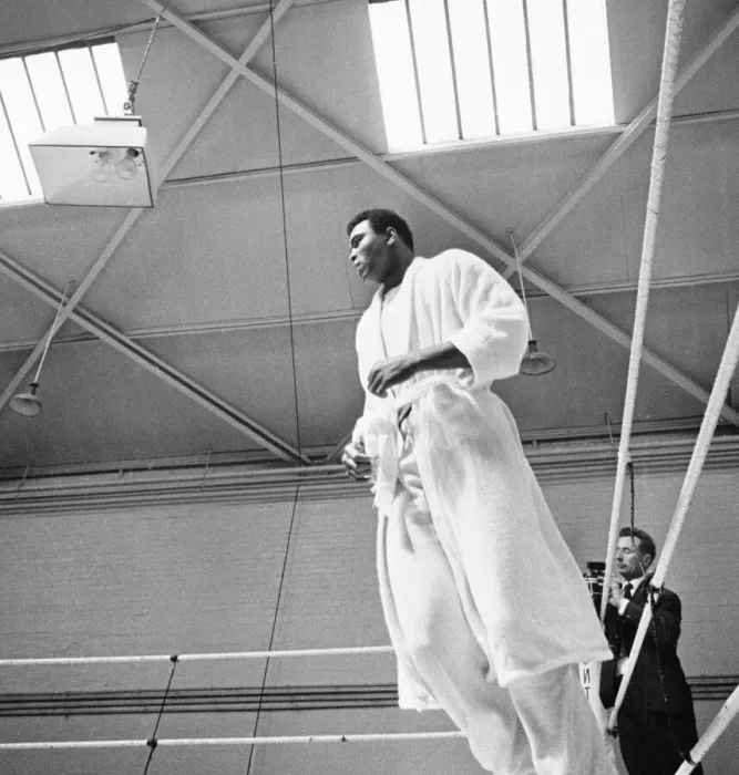 Framed Print : American world champion heavyweight boxer Muhammad Ali, formerly known as Cassius Clay Framed Print : American world champion heavyweight boxer Muhammad Ali, formerly known as Cassius Clay