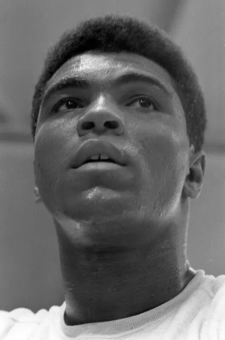 Framed Print : American world champion heavyweight boxer Muhammad Ali, formerly known as Cassius Clay Framed Print : American world champion heavyweight boxer Muhammad Ali, formerly known as Cassius Clay
