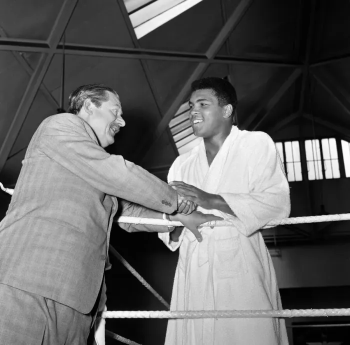 Framed Print : American world champion heavyweight boxer Muhammad Ali (formerly Cassius Clay Framed Print : American world champion heavyweight boxer Muhammad Ali (formerly Cassius Clay