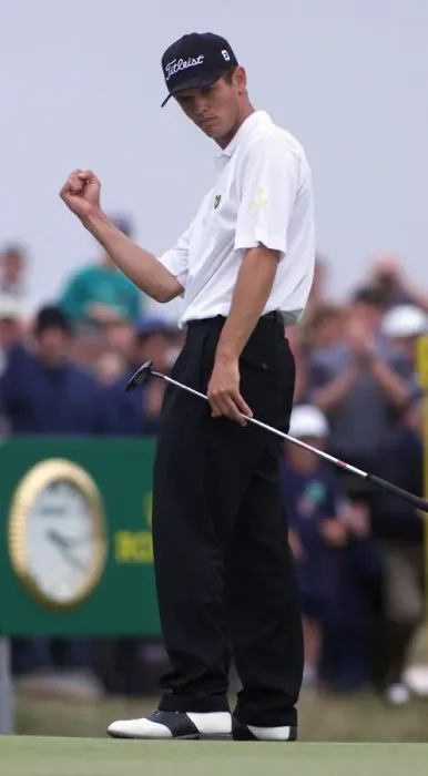 Framed Print : Andrew Coltart celebrates on the 5th green
