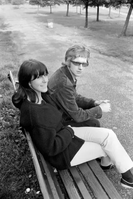 Framed Print : Andrew Loog Oldham, Manager of The Rolling Stones, and his wife Sheila shortly after Framed Print : Andrew Loog Oldham, Manager of The Rolling Stones, and his wife Sheila shortly after