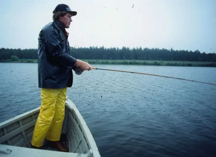 Framed Print : Andy Bean golfer August 1978 Standing in rowing boat fishing angling waterproofs Framed Print : Andy Bean golfer August 1978 Standing in rowing boat fishing angling waterproofs