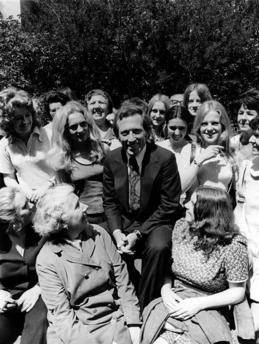 Framed Print : Andys back in Town: Popular American singer Andy Williams and fans in London