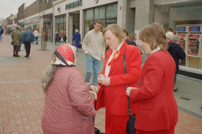 Framed Print : Angela Eagle (left) and her twin sister Maria (right) campaigning in Liverpool Framed Print : Angela Eagle (left) and her twin sister Maria (right) campaigning in Liverpool