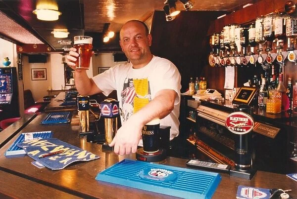 Angelic Upstarts - chatting from behind the bar of his own idyllic country pub