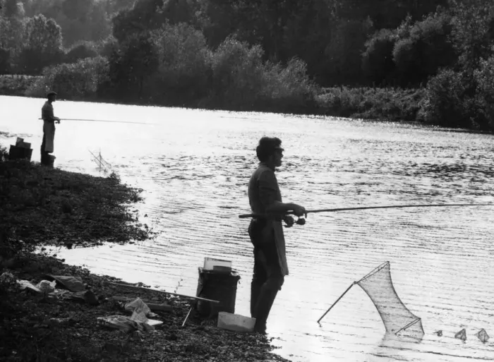 Framed Print : Angling. The Woodbine Challenge final on the River Blackwater. 9th April 1971
