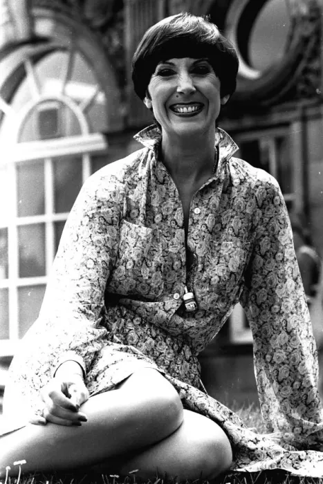 Framed Print : Anita Harris singer in Newcastle where she is to appear in the Variety Extravaganza