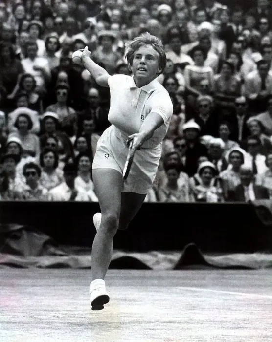 Framed Print : Ann Jones tennis player in action on centre court at Wimbledon against Althea Gibson